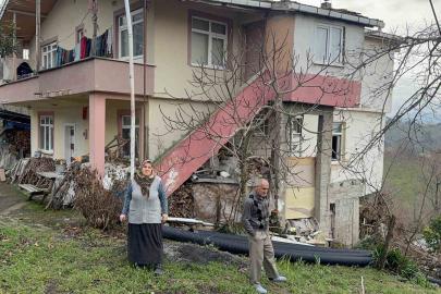 Alaplı’da heyelan nedeniyle bir ev çökme riski oluştu