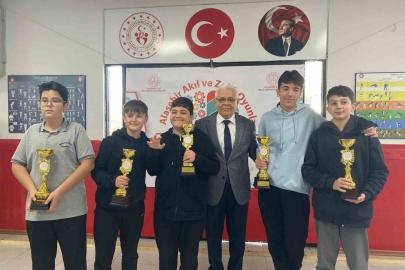 Alaşehir’de 81 öğrenci ilçe şampiyonluğu için yarıştı