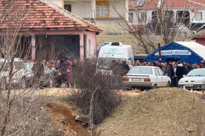 Ankara’da boşanma aşamasındaki eşi tarafından öldürülen kadın toprağa verildi