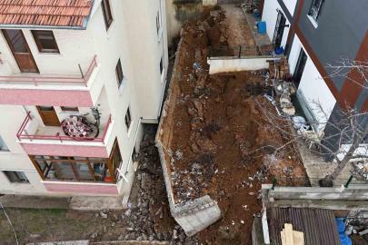 Ankara’da istinat duvarı yıkıldı: 5 apartman boşaltıldı
