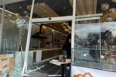 Ankara’da otomobilin dükkana girmesiyle ilgili konuşan çalışan o anları anlattı