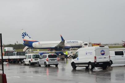 Antalya Havalimanı’nda korkutan kaza ucuz atlatıldı