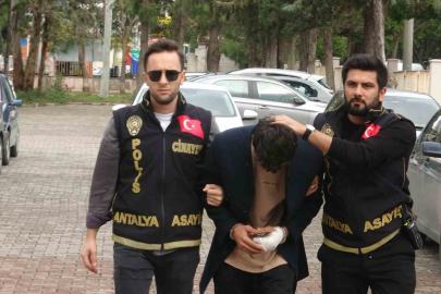 Antalya’da 20 yerinden bıçaklayarak öldürdüğü gencin telefonunu foseptik çukuruna atmış