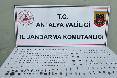 Antalya’da 281 adet tarihi eser ele geçirildi