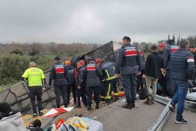 Antalya’da trafik kazası: Ölü ve yaralılar var