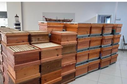 Arıcılık kursiyerlerine kovan desteği