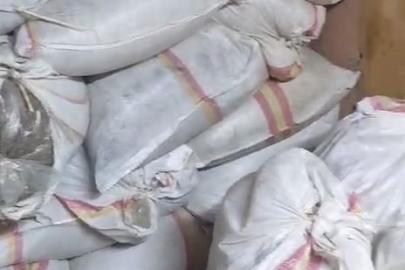 Arnavutköy’de depoya baskın: 1 ton kaçak tütün ele geçirildi, 1 gözaltı