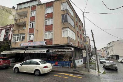 Arnavutköy’de eşini çocuklarının gözü önünde bıçakladı