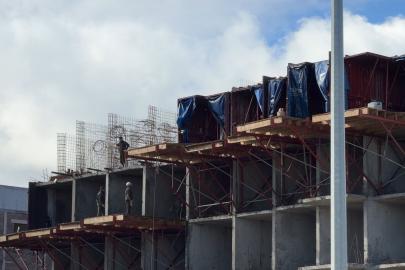 Arnavutköy’de şantiyede düşen genç işçi hayatını kaybetti