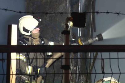 Ataşehir’de mermer atölyesinde yangın: 2 kişi dumandan etkilendi