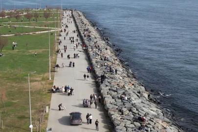 Avcılar’da güneşli havayı fırsat bilenler sahile koştu