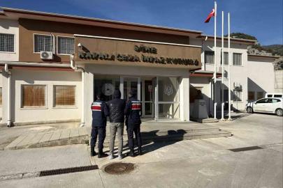 Aydın’da aranan şahıslar jandarmadan kaçamadı