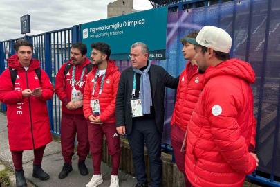 Bakan Bak, İtalya’da milli sporcuları ziyaret etti