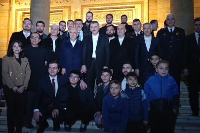 Bakan Çiftçi, teravih namazını Kahramanmaraş’ta kıldı