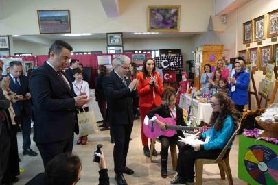 Bakan Yardımcısı Yelkenci, Harezmi Eğitim Modeliyle hazırlanan sergiyi gezdi