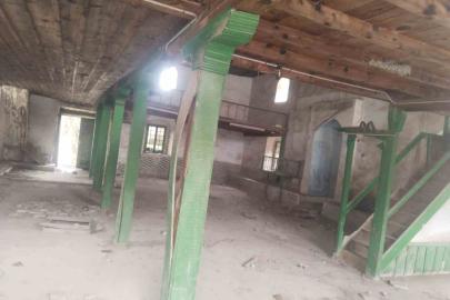 Balıkesir’de tarihi eski cami çürümeye başladı