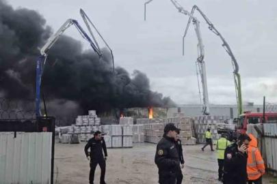 Balıkesir’de yapı market deposunda yangın