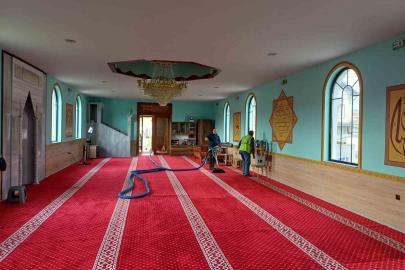 Balkanlar’daki camilerde Ramazan temizliği