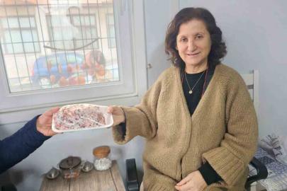 Bandırma’da Ramazan öncesi 40 aileye kıyma desteği