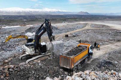 Başkan Çolakbayrakdar: "Kayseri’de tek, Türkiye’de sayılı agrega tesisimizle yeni rekora hazırlanıyoruz"