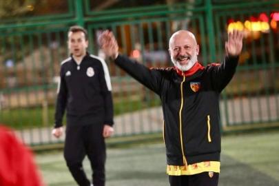 Başkan Çolakbayrakdar: "Şampiyon sporcularımızla gurur duyuyorum"