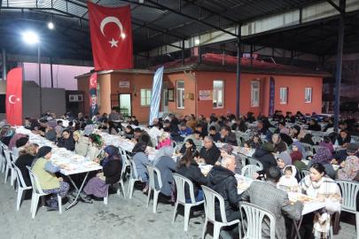 Başkan Erol ilk iftarını vatandaşlarla açtı