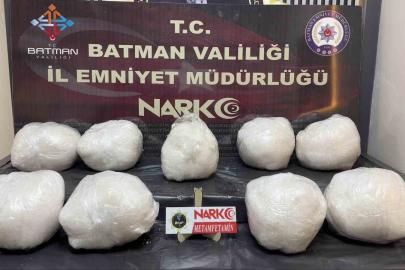 Batman’da yağ tenekelerine gizlenmiş vaziyette 45 kilo metamfetamin ele geçirildi