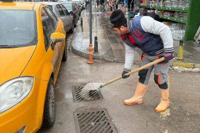 Bayburt’ta mazgallar don tehlikesine karşı tuzlanıyor