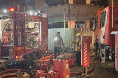 Bayrampaşa’da kimyasal dolu tankın kesimi esnasında yangın çıktı