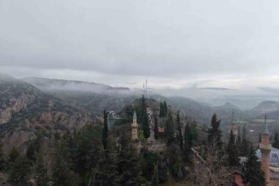 Belekoma Kalesi ve Şeyh Edebali Türbesi’nde sis etkili oldu