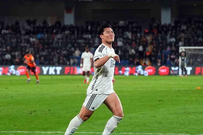 Beşiktaş’ın golcüsü Hyeon-Gyu Oh 2’de 2 yaptı