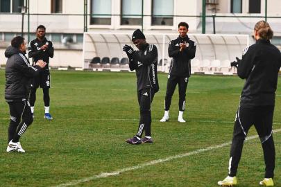 Beşiktaş’ta Junior Olaitan ilk idmanına çıktı