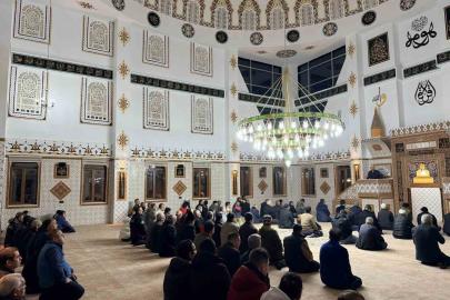 Beyağaç Çarşı Camisi ilk teravihle ibadete açıldı