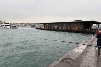 Beyoğlu Karaköy’de denizde kadın cesedi bulundu