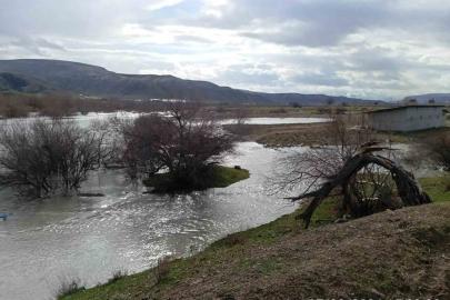Beypazarı’nda ekili araziler sular altında kaldı