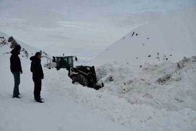 Beytüşşebap’ta kar kalınlığı yer yer 3 metreyi buldu