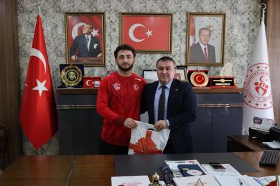 Bilecikli Salih Yusuf Yazıcı U20 Türkiye Güreş Şampiyonu oldu