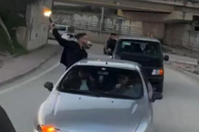 Bilecik’te bir konvoyda havaya ateş eden şahıs pes dedirtti