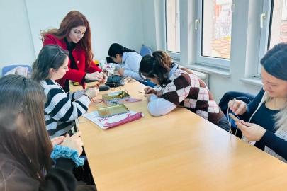 Bilecik’te Çocuk Evleri Sitesinde Kazaziye Takı Kursu başlatıldı