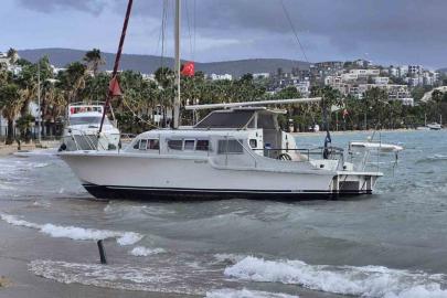 Bodrum’da korku dolu anlar: 8 tekne kıyıya sürüklendi