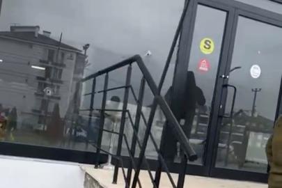 Bolu’da emlak ofisine silahlı saldırı: Lüks cip ve iş yeri kurşunların hedefi oldu