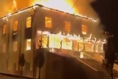 Bolu’da yanan camide enkaz kaldırma çalışmaları başladı