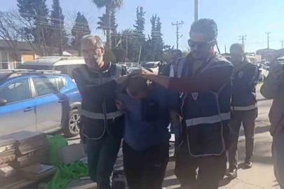 Boşanma aşamasındaki eşini öldüren katil zanlısı ve yardım eden akrabası adliyeye sevk edildi