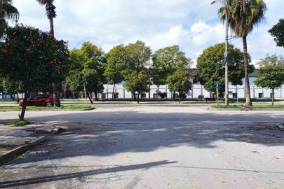 Bulvarda sürekli kaza olmasına esnaf isyan etti