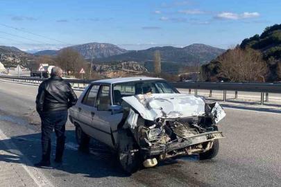 Burdur’da tır ile otomobil çarpıştı: 1 yaralı