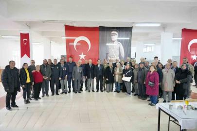 Burhaniye’de Kaymakam Atilla Şehit aileleri ve gaziler onuruna verilen yemeğe katıldı