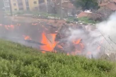 Bursa’da alev alev yanan ev kullanılmaz hale geldi