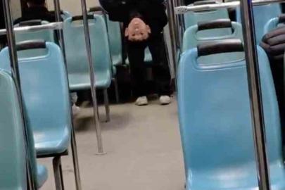 Bursa’da gençlerin metroda tehlikeli oyunu kameraya yansıdı