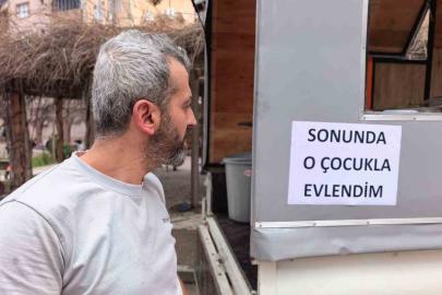 Bursa’da istediği ile evlenen kadın lokma dağıttı