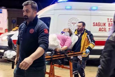 Bursa’da otomobil duvara çarptı: 2 yaralı